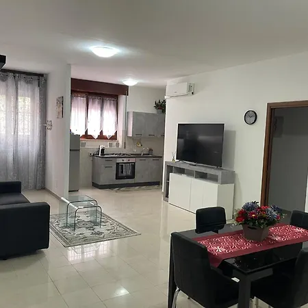 Casa Pontina Vicino Ospedale Icot Apartamento Latina